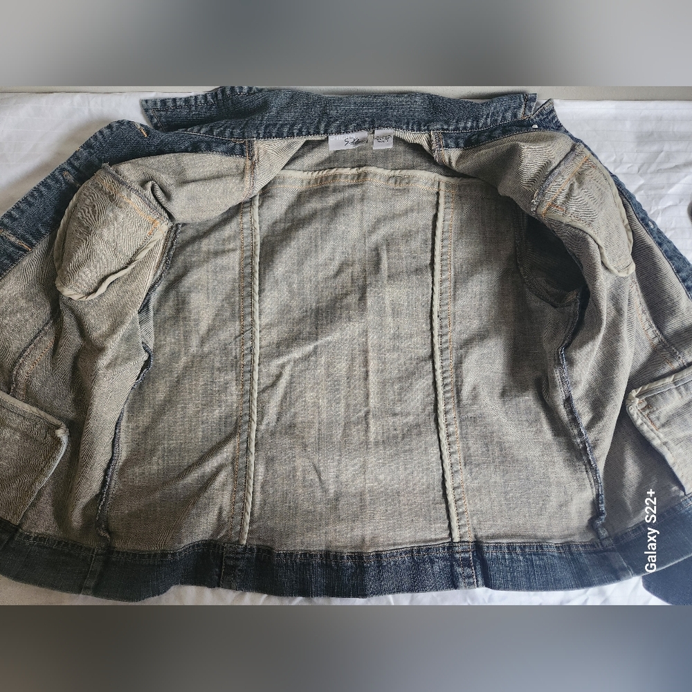 Chico's Blue Jean Jacket Classic Trucker Style - Picture 4 of 12